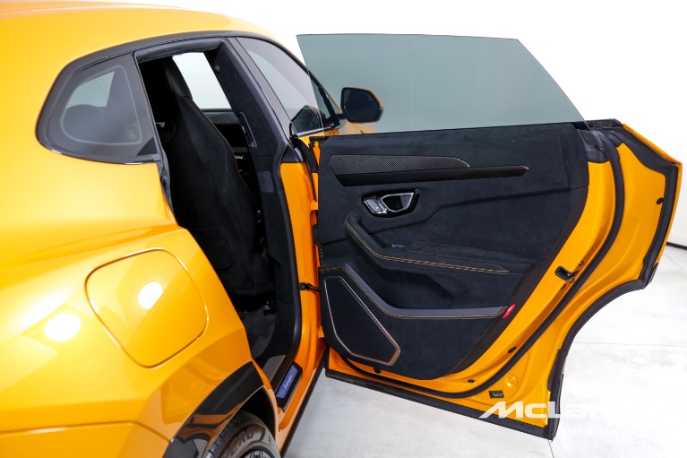 Used-2023-Lamborghini-Urus-Performante