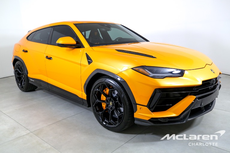 Used-2023-Lamborghini-Urus-Performante