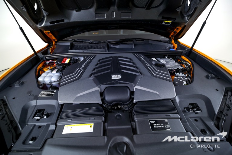 Used-2023-Lamborghini-Urus-Performante