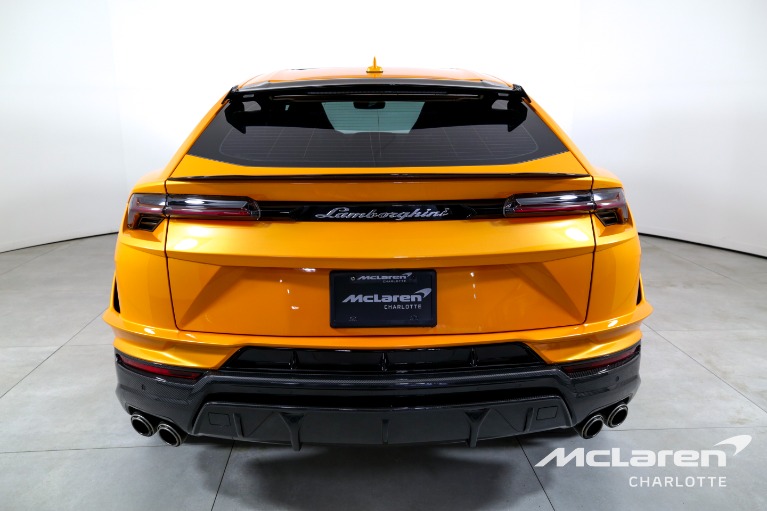 Used-2023-Lamborghini-Urus-Performante