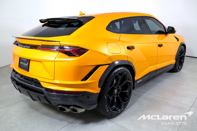 Used-2023-Lamborghini-Urus-Performante