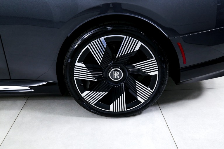 Used-2024-Rolls-Royce-Spectre
