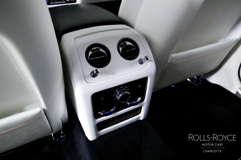 Used-2022-Rolls-Royce-Black-Badge-Ghost