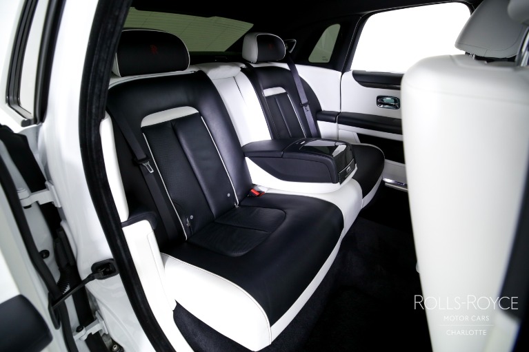 Used-2022-Rolls-Royce-Black-Badge-Ghost