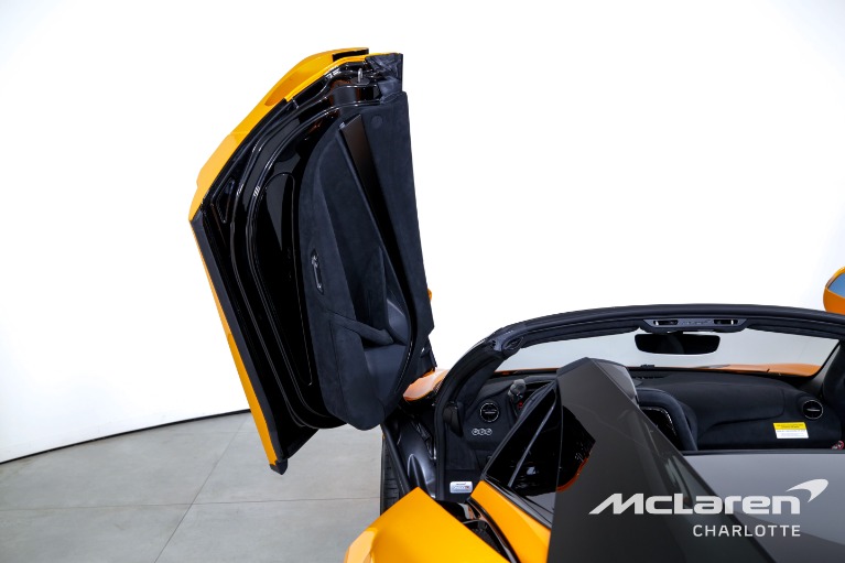 Used-2025-McLaren-750S-Spider