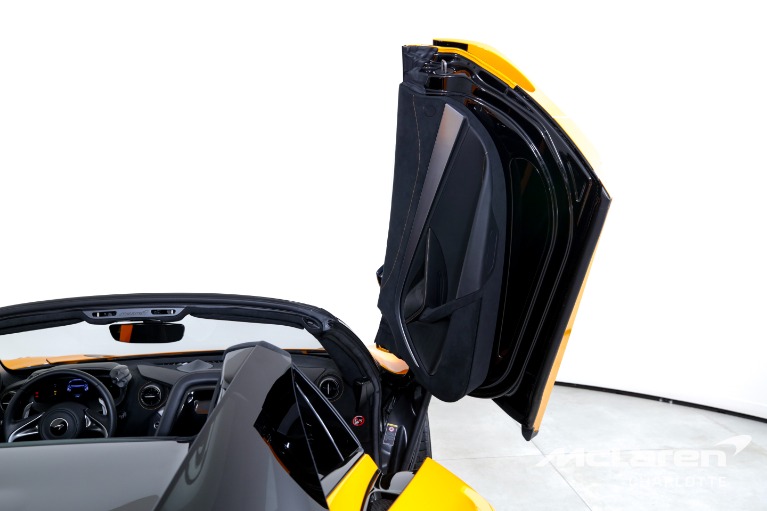 Used-2024-McLaren-750S-Spider