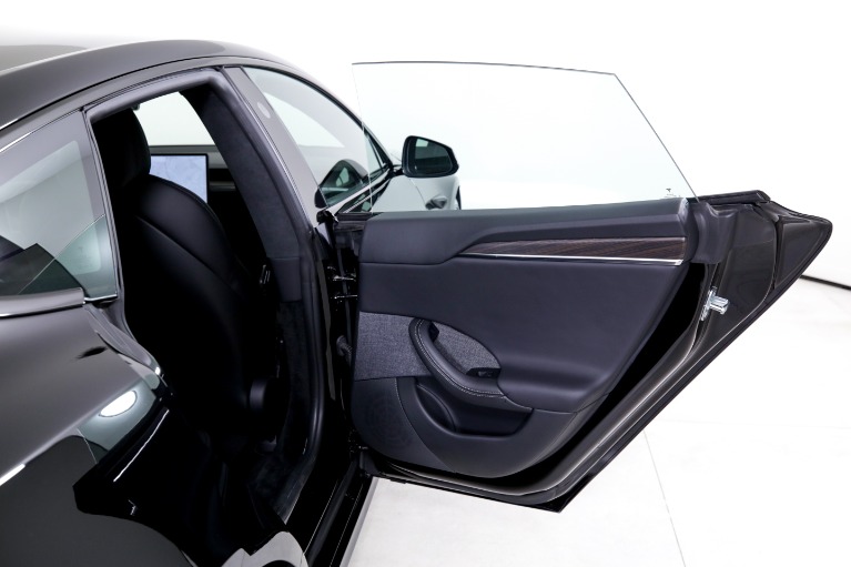 Used-2021-Tesla-Model-S-Plaid
