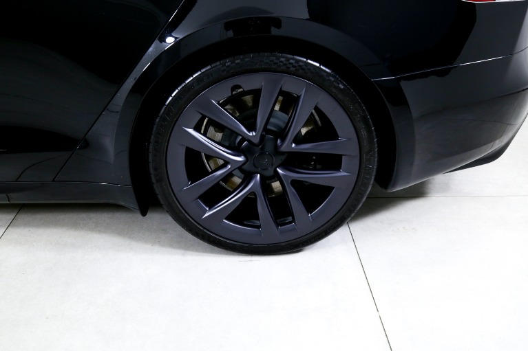 Used-2021-Tesla-Model-S-Plaid