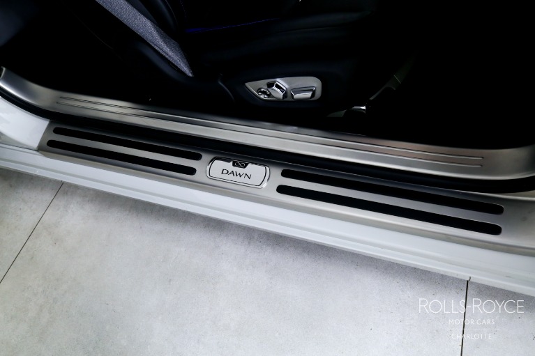 Used-2021-Rolls-Royce-Black-Badge-Dawn