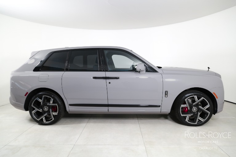 New-2025-Rolls-Royce-Black-Badge-Cullinan