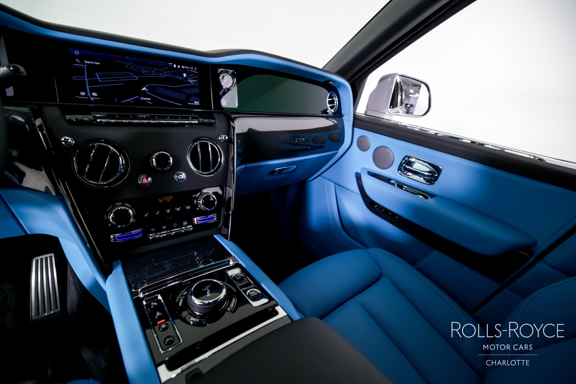 New 2025 Rolls-Royce Black Badge Cullinan | Charlotte, NC