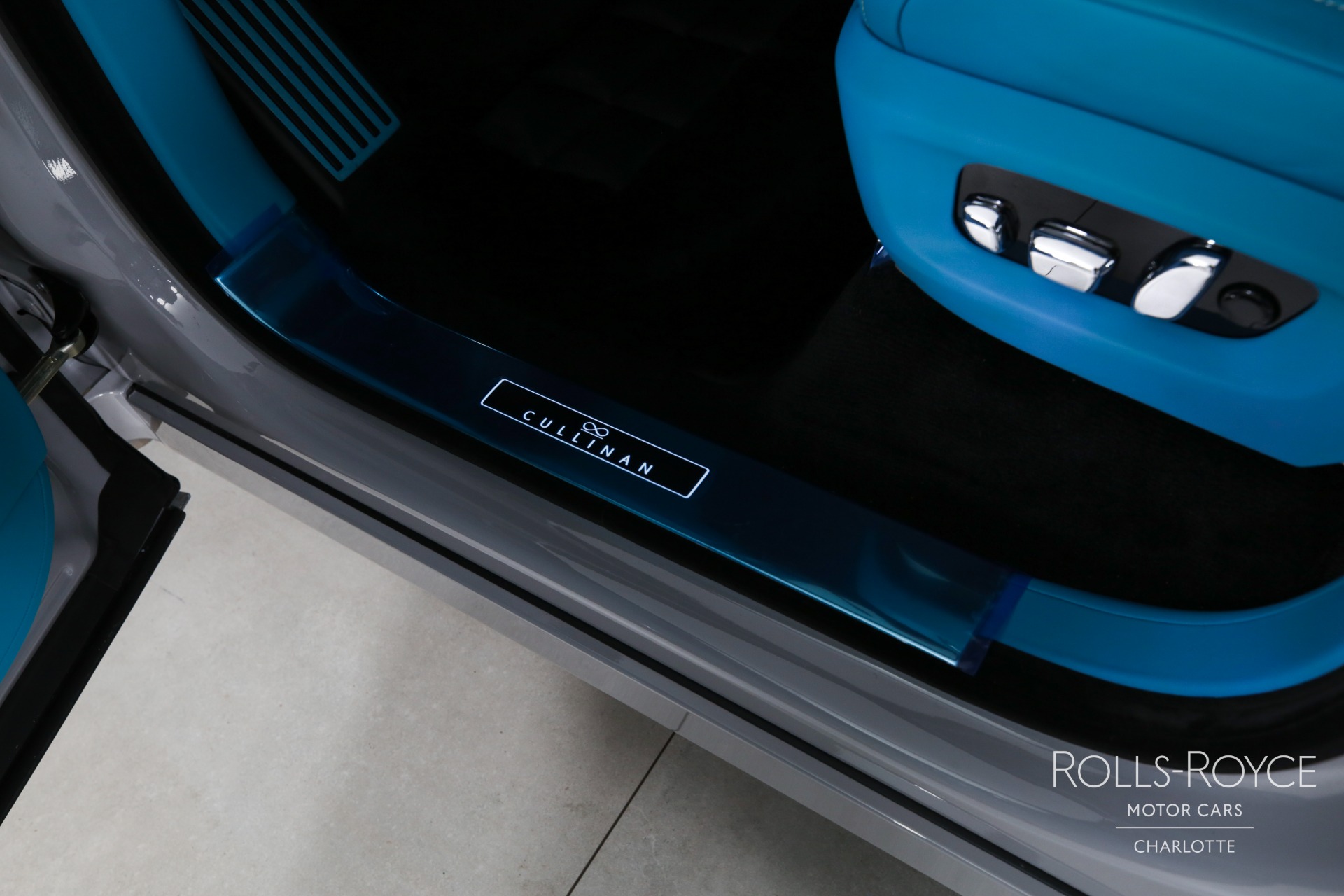 New 2025 Rolls-Royce Black Badge Cullinan | Charlotte, NC