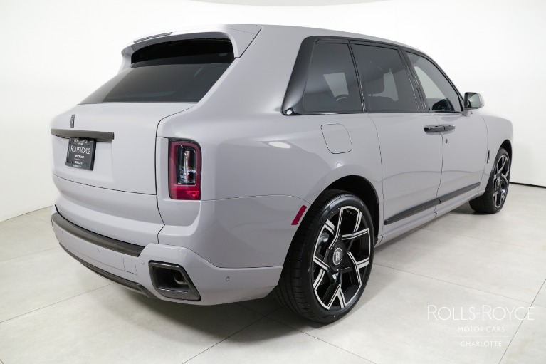 New-2025-Rolls-Royce-Black-Badge-Cullinan