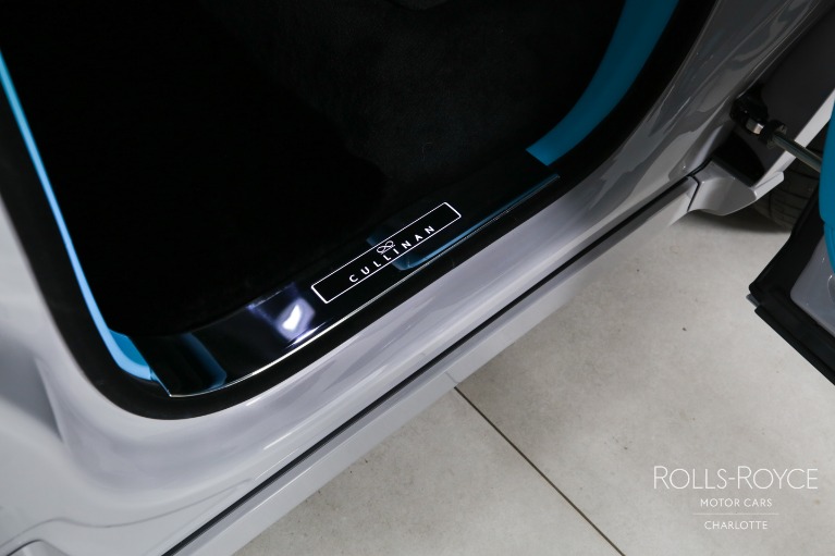 New-2025-Rolls-Royce-Black-Badge-Cullinan