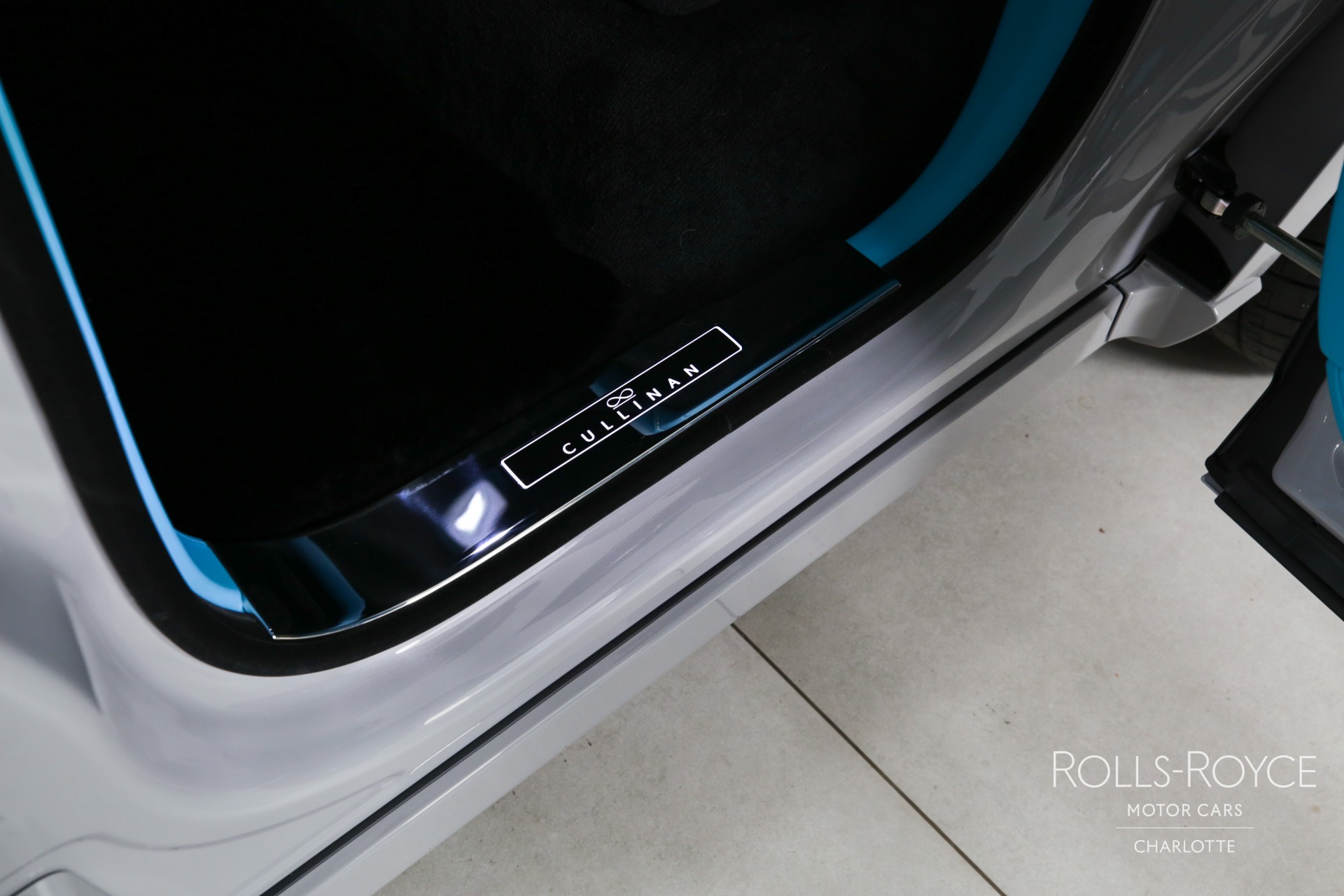New 2025 Rolls-Royce Black Badge Cullinan | Charlotte, NC