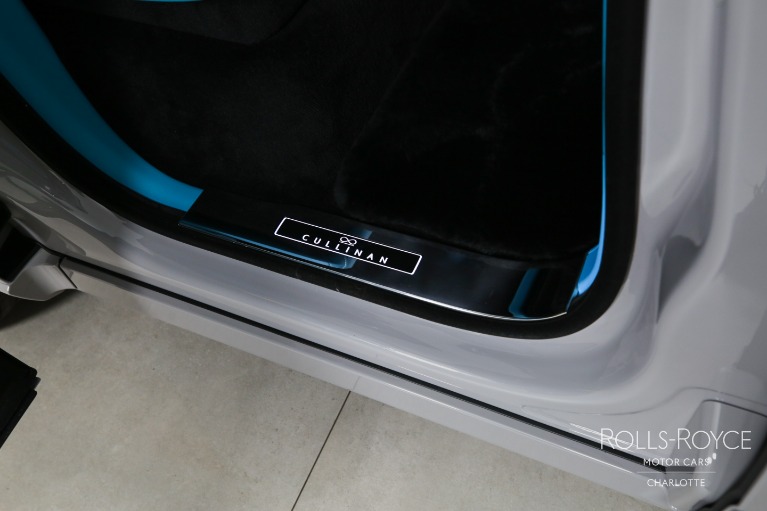 New-2025-Rolls-Royce-Black-Badge-Cullinan