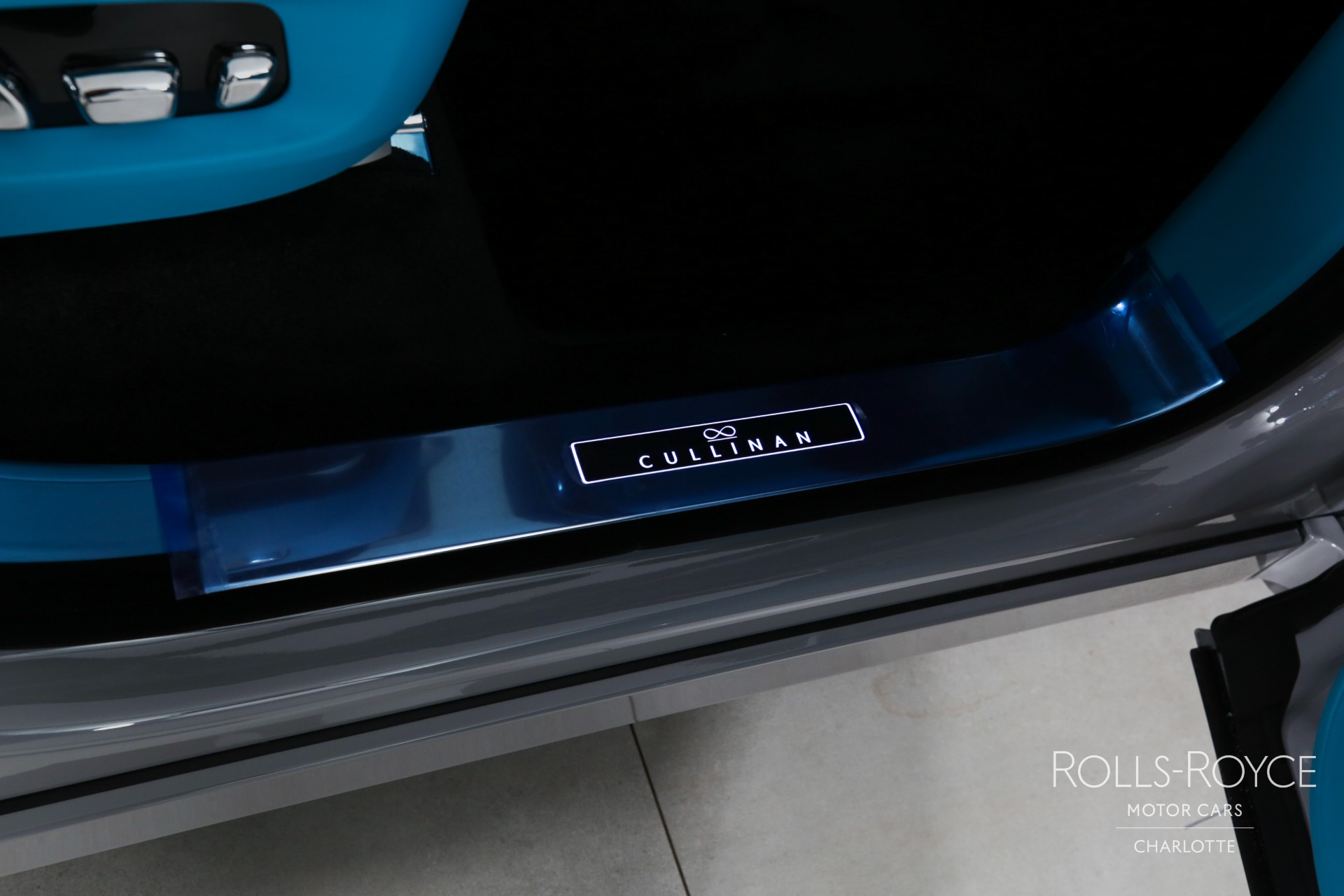 New 2025 Rolls-Royce Black Badge Cullinan | Charlotte, NC