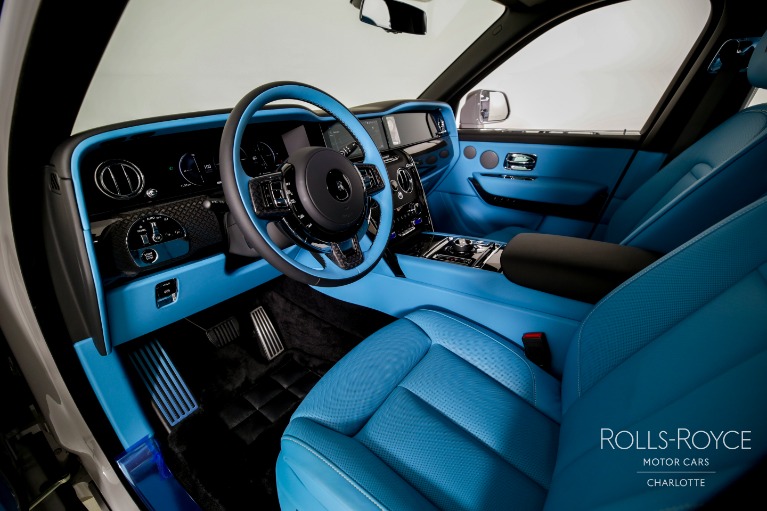 New-2025-Rolls-Royce-Black-Badge-Cullinan