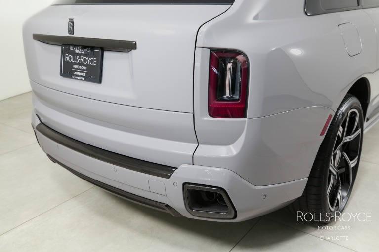 New-2025-Rolls-Royce-Black-Badge-Cullinan