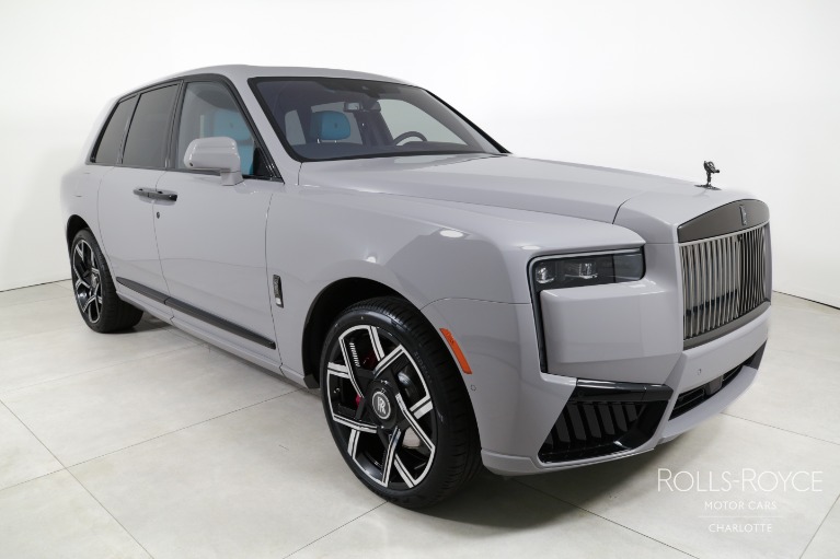 New-2025-Rolls-Royce-Black-Badge-Cullinan