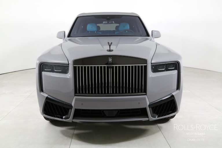 New-2025-Rolls-Royce-Black-Badge-Cullinan