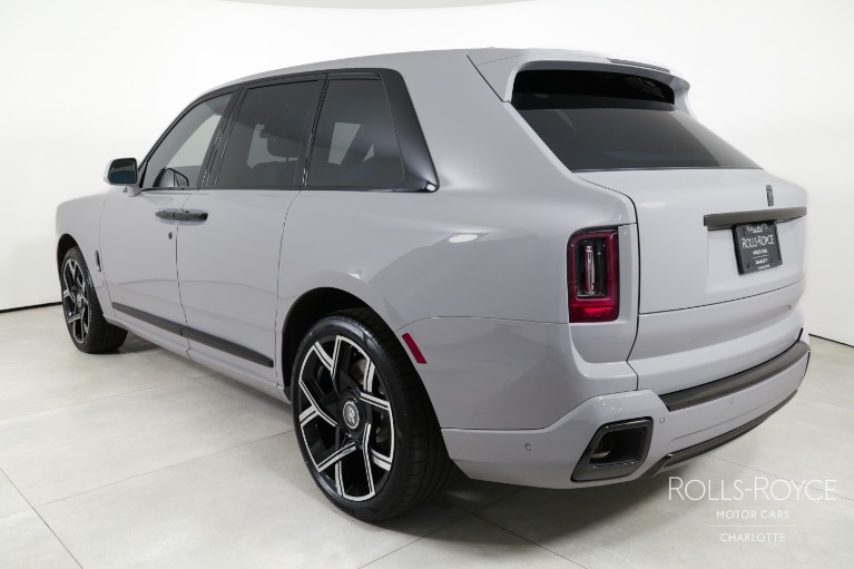 New-2025-Rolls-Royce-Black-Badge-Cullinan