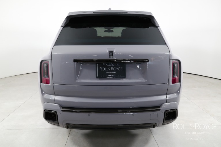 New-2025-Rolls-Royce-Black-Badge-Cullinan