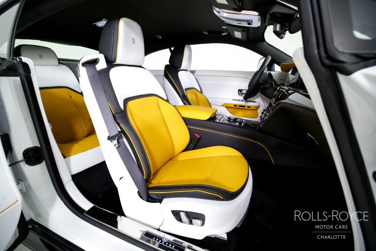 New-2025-Rolls-Royce-Black-Badge-Spectre