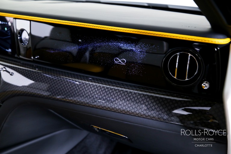 New-2025-Rolls-Royce-Black-Badge-Spectre