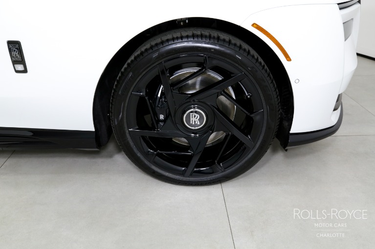 New-2025-Rolls-Royce-Black-Badge-Spectre