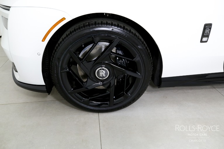 New-2025-Rolls-Royce-Black-Badge-Spectre