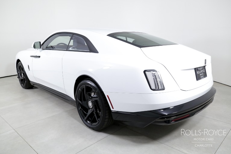 New-2025-Rolls-Royce-Black-Badge-Spectre