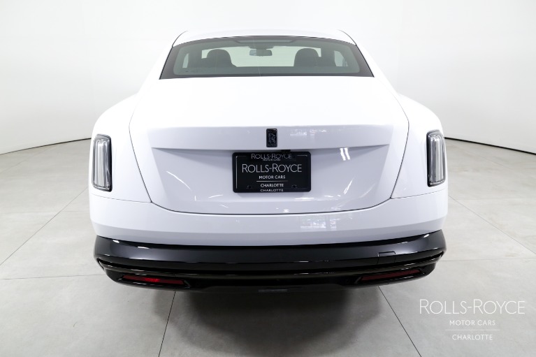 New-2025-Rolls-Royce-Black-Badge-Spectre