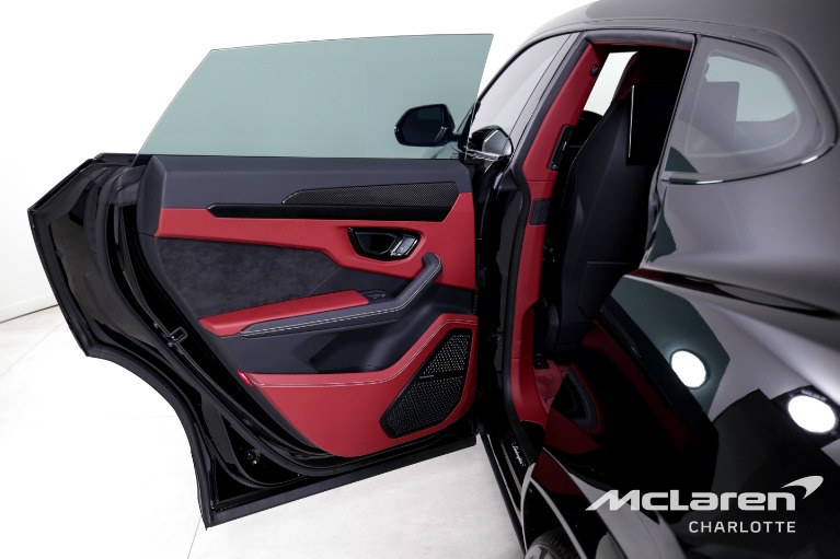 Used-2023-Lamborghini-Urus-S