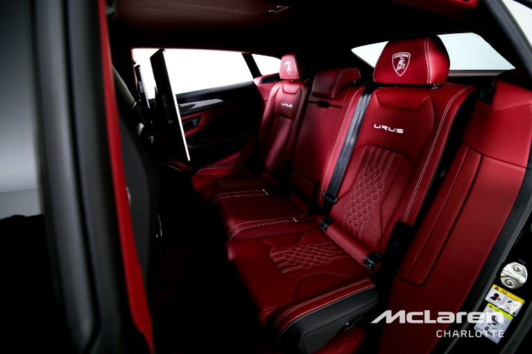 Used-2023-Lamborghini-Urus-S