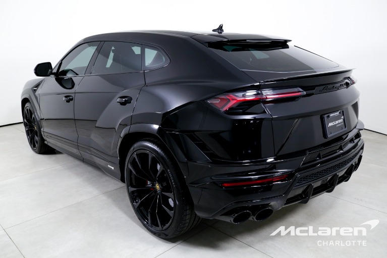 Used-2023-Lamborghini-Urus-S