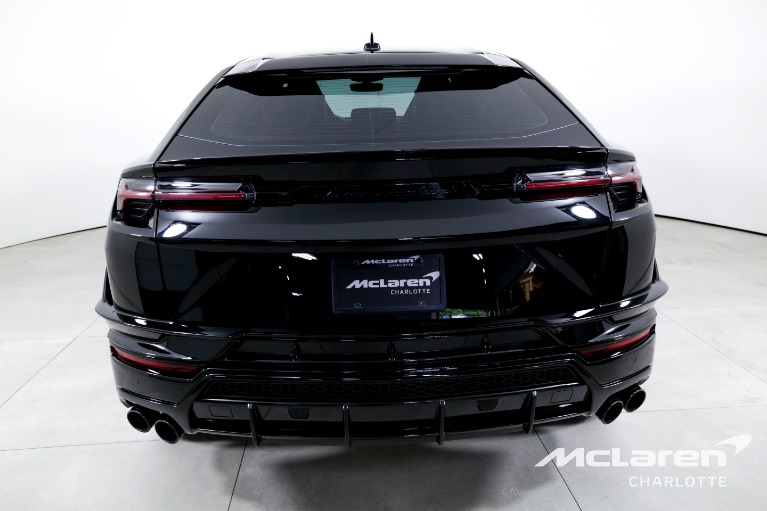 Used-2023-Lamborghini-Urus-S