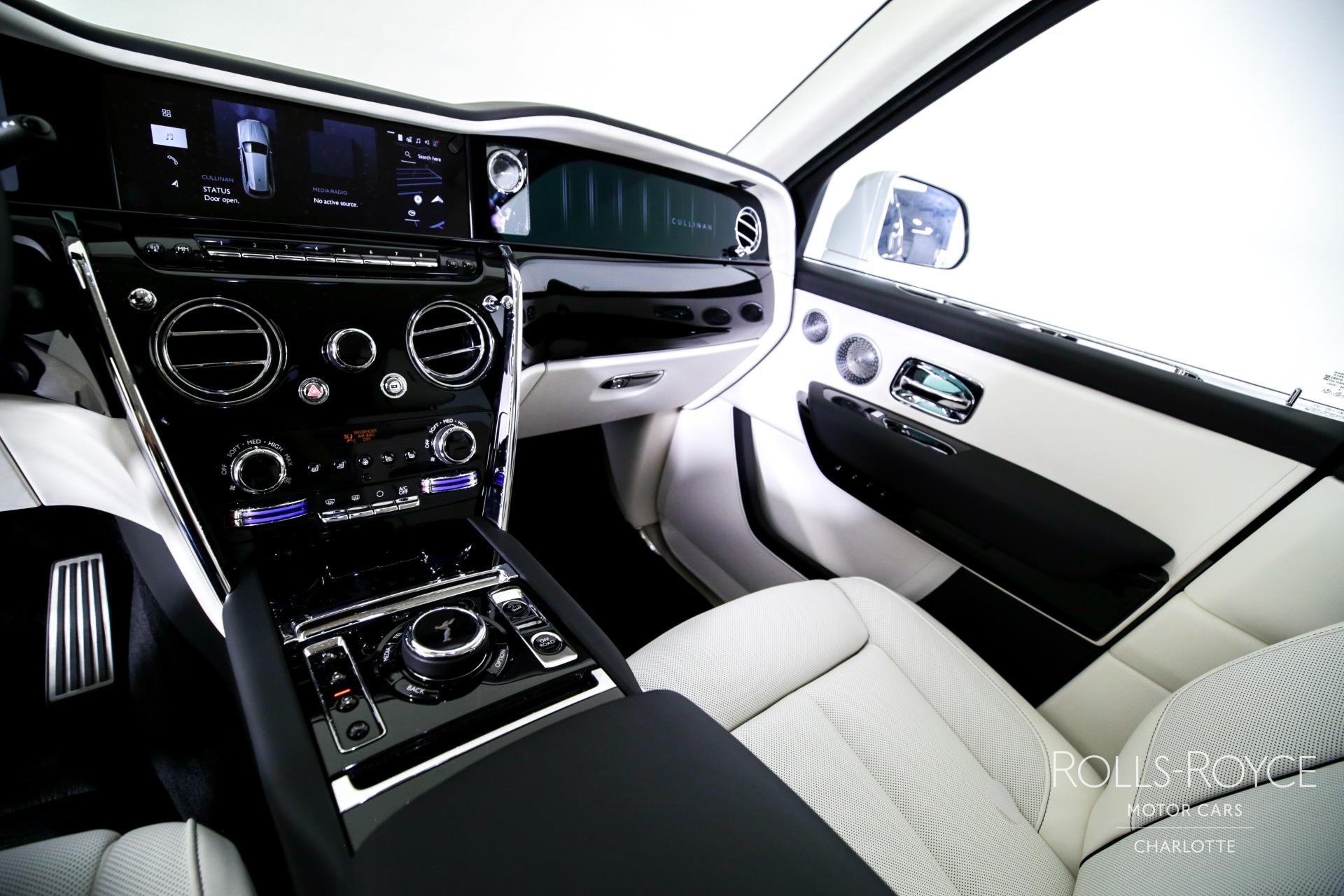 New 2025 Rolls-Royce Cullinan | Charlotte, NC