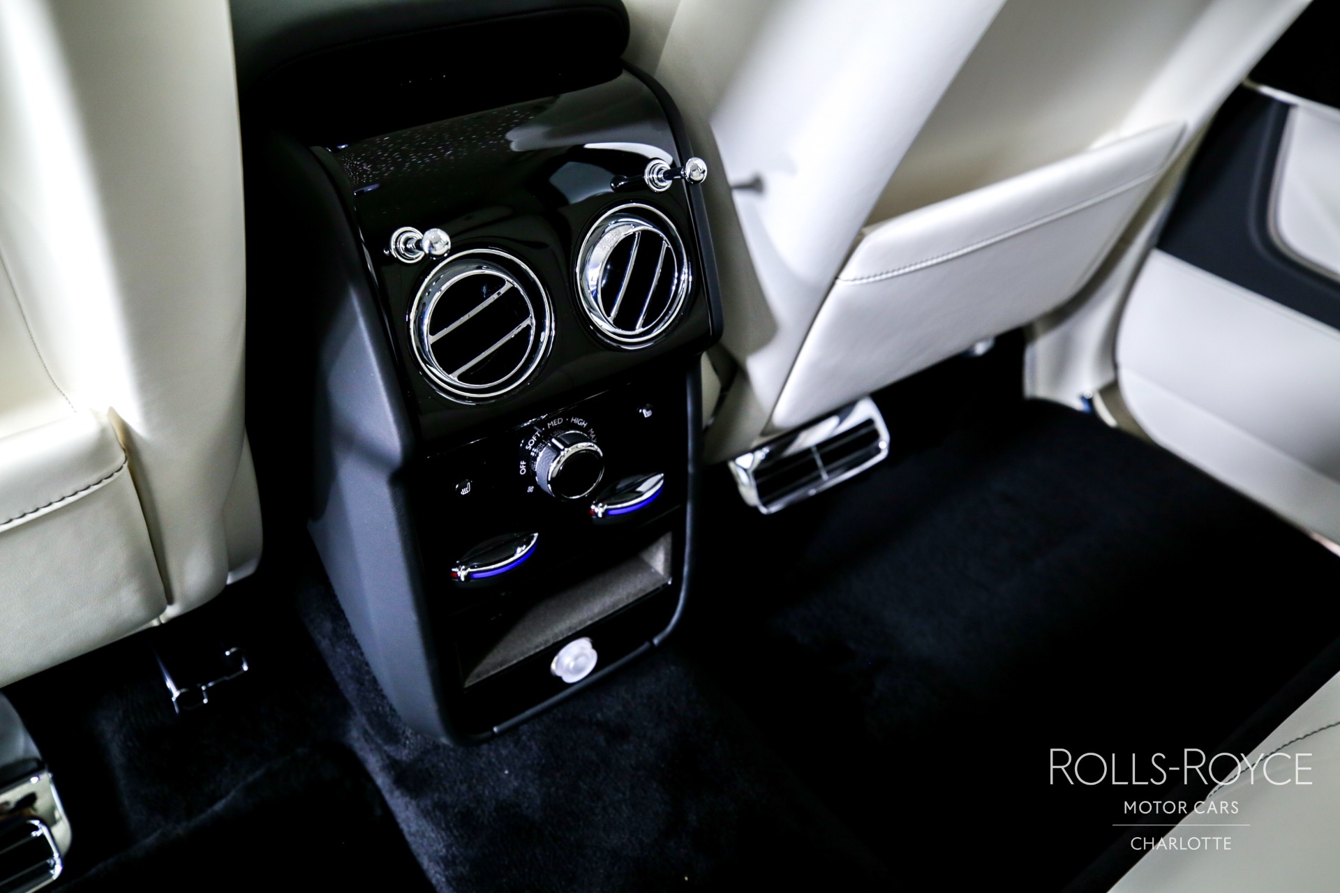 New 2025 Rolls-Royce Cullinan | Charlotte, NC