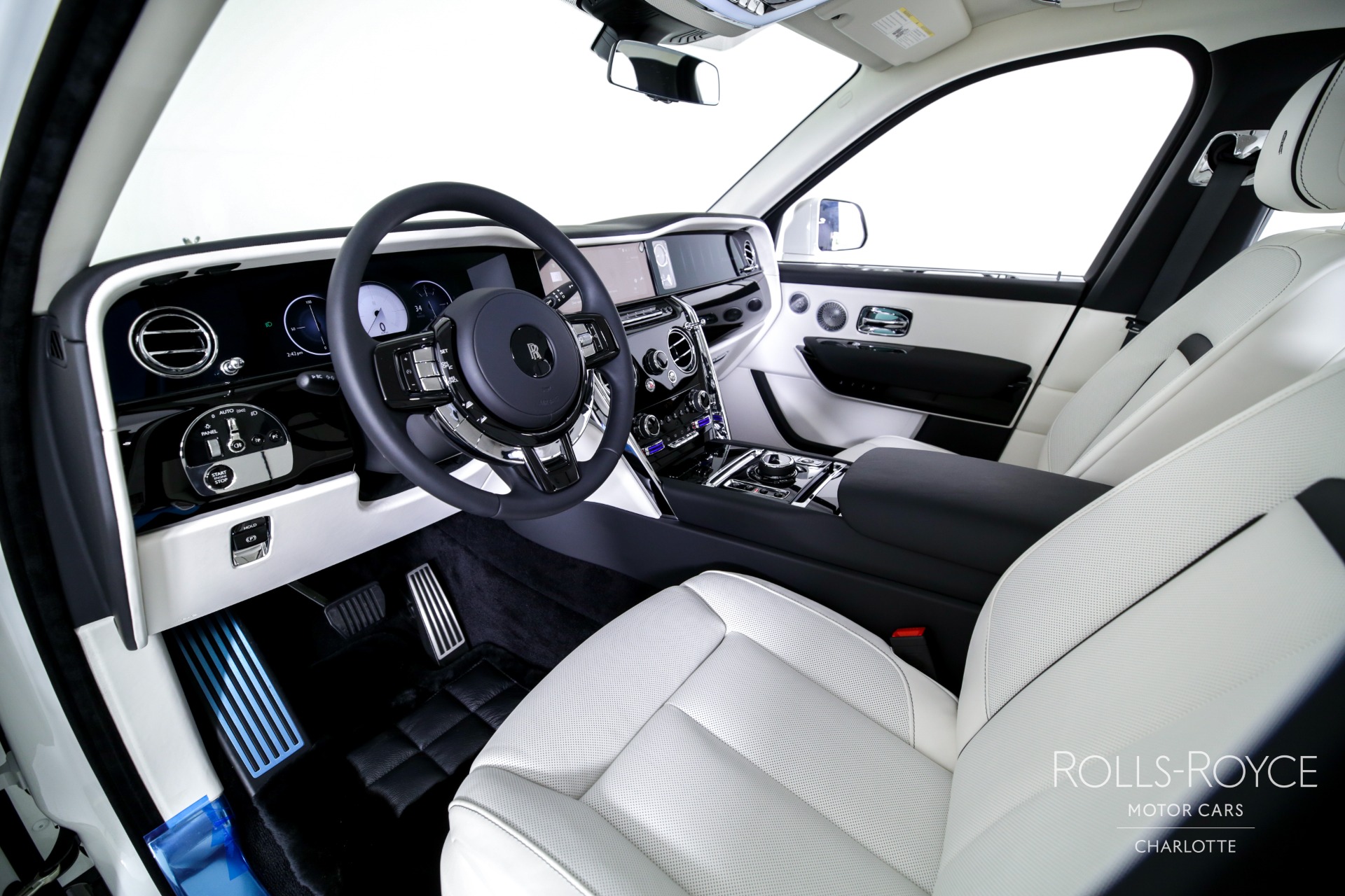 New 2025 Rolls-Royce Cullinan | Charlotte, NC