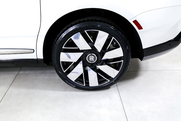 New-2025-Rolls-Royce-Cullinan