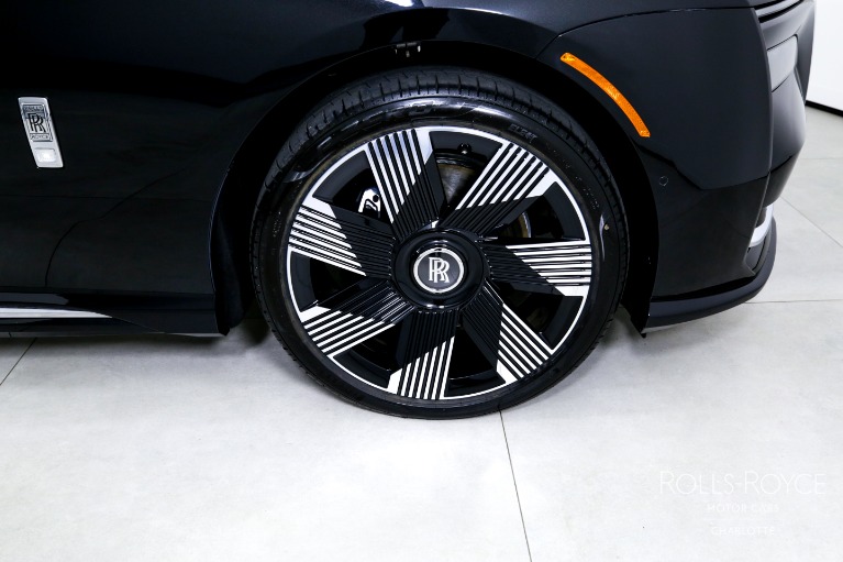 Used-2024-Rolls-Royce-Spectre