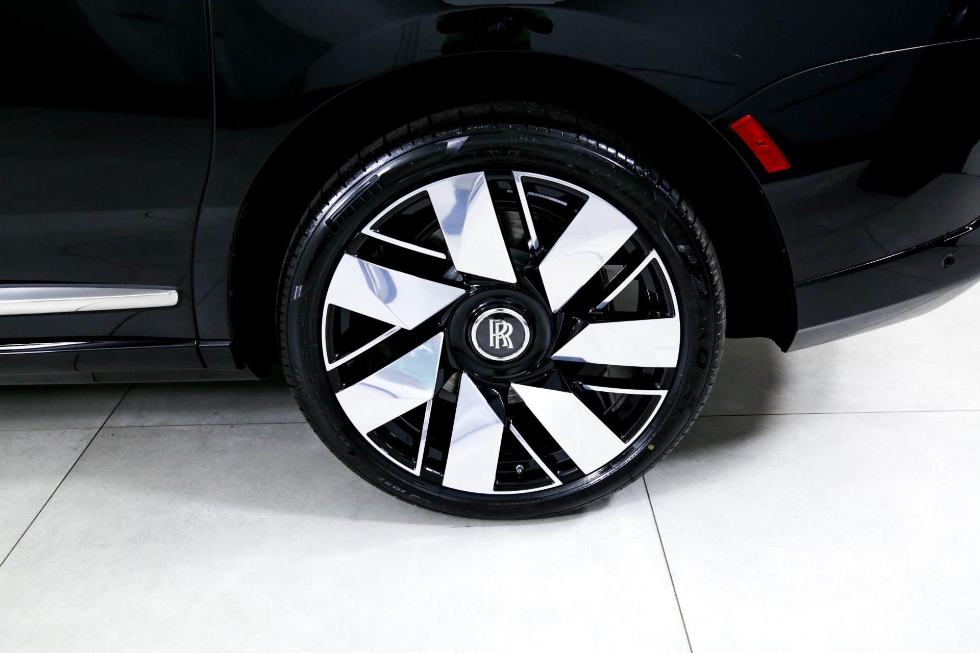 New 2025 Rolls-Royce Cullinan | Charlotte, NC
