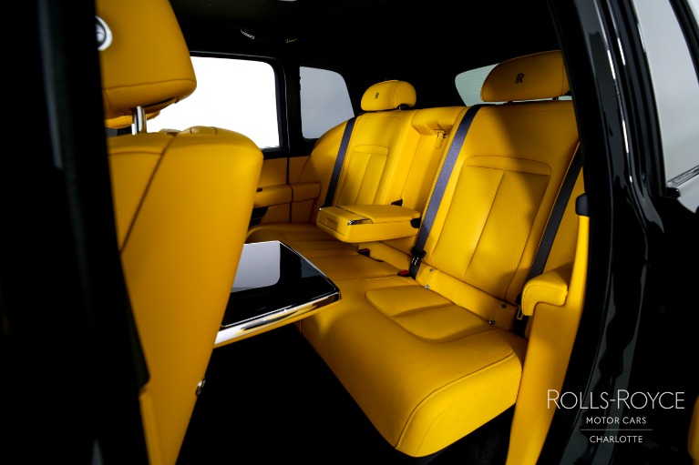 New-2025-Rolls-Royce-Black-Badge-Cullinan
