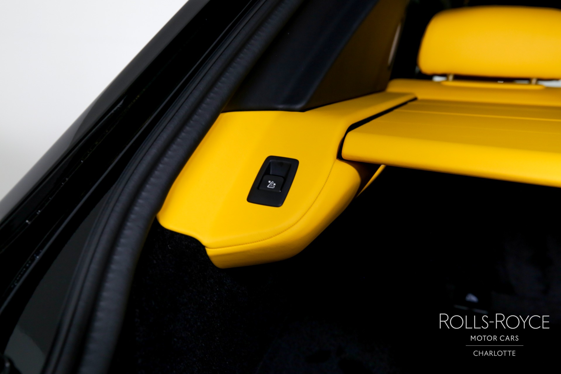 New 2025 Rolls-Royce Black Badge Cullinan | Charlotte, NC