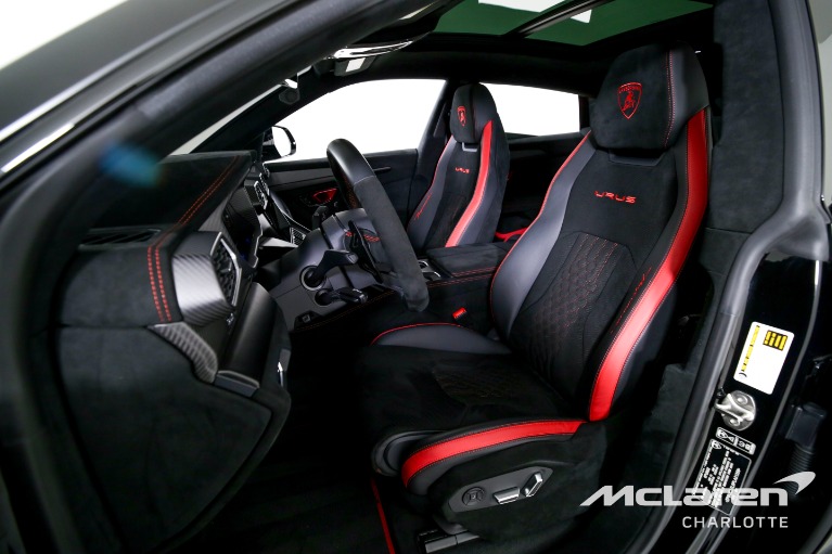 Used-2023-Lamborghini-Urus-Performante