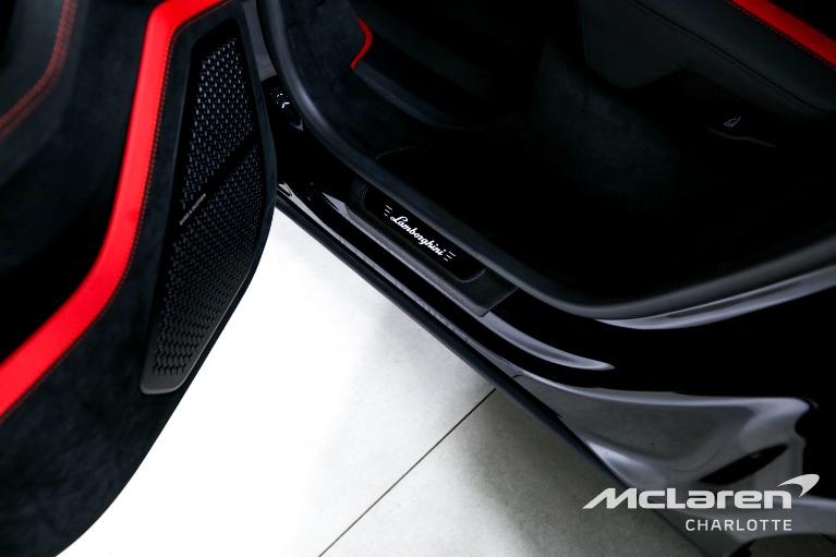 Used-2023-Lamborghini-Urus-Performante
