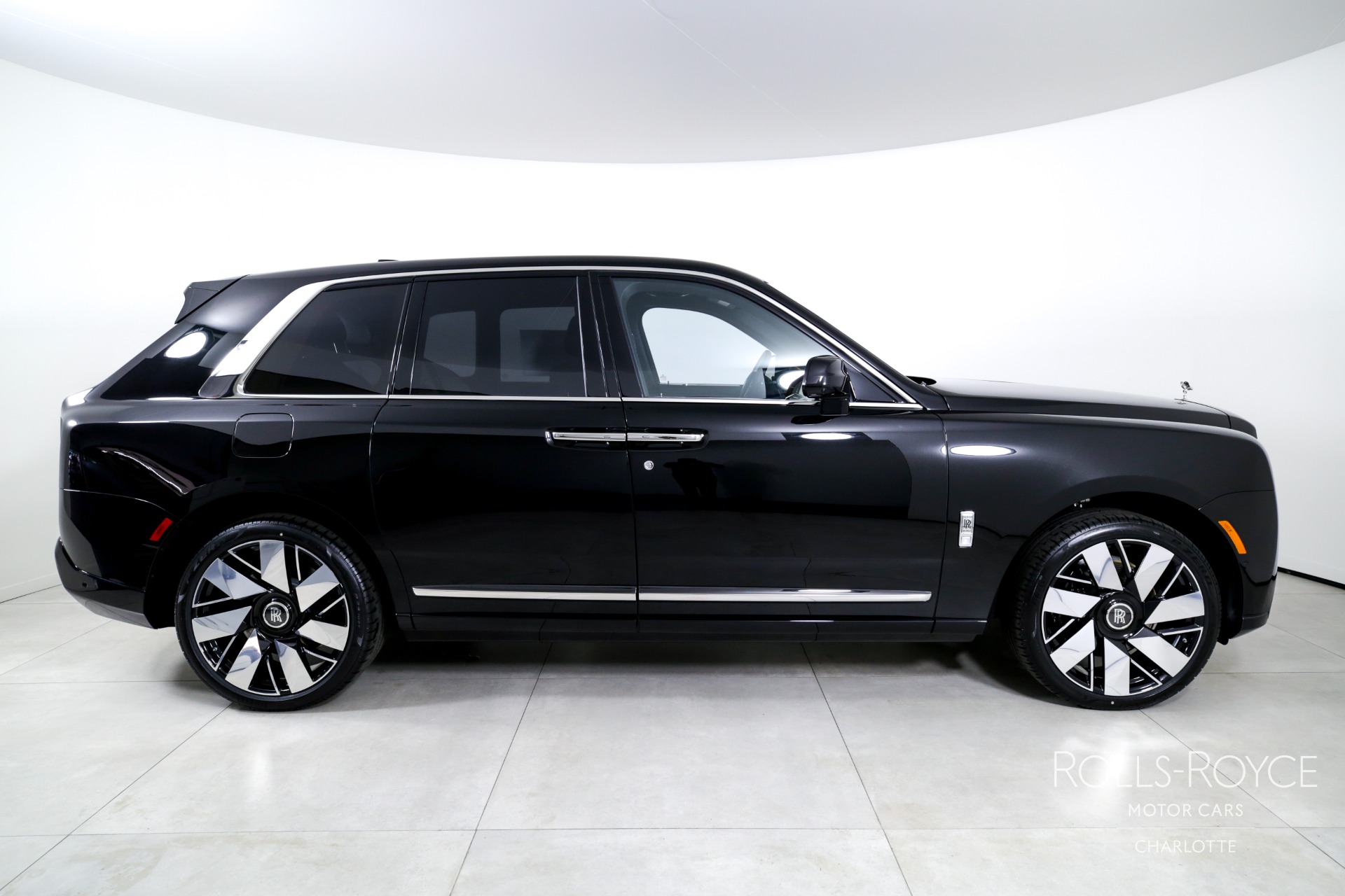 New 2025 Rolls-Royce Cullinan | Charlotte, NC