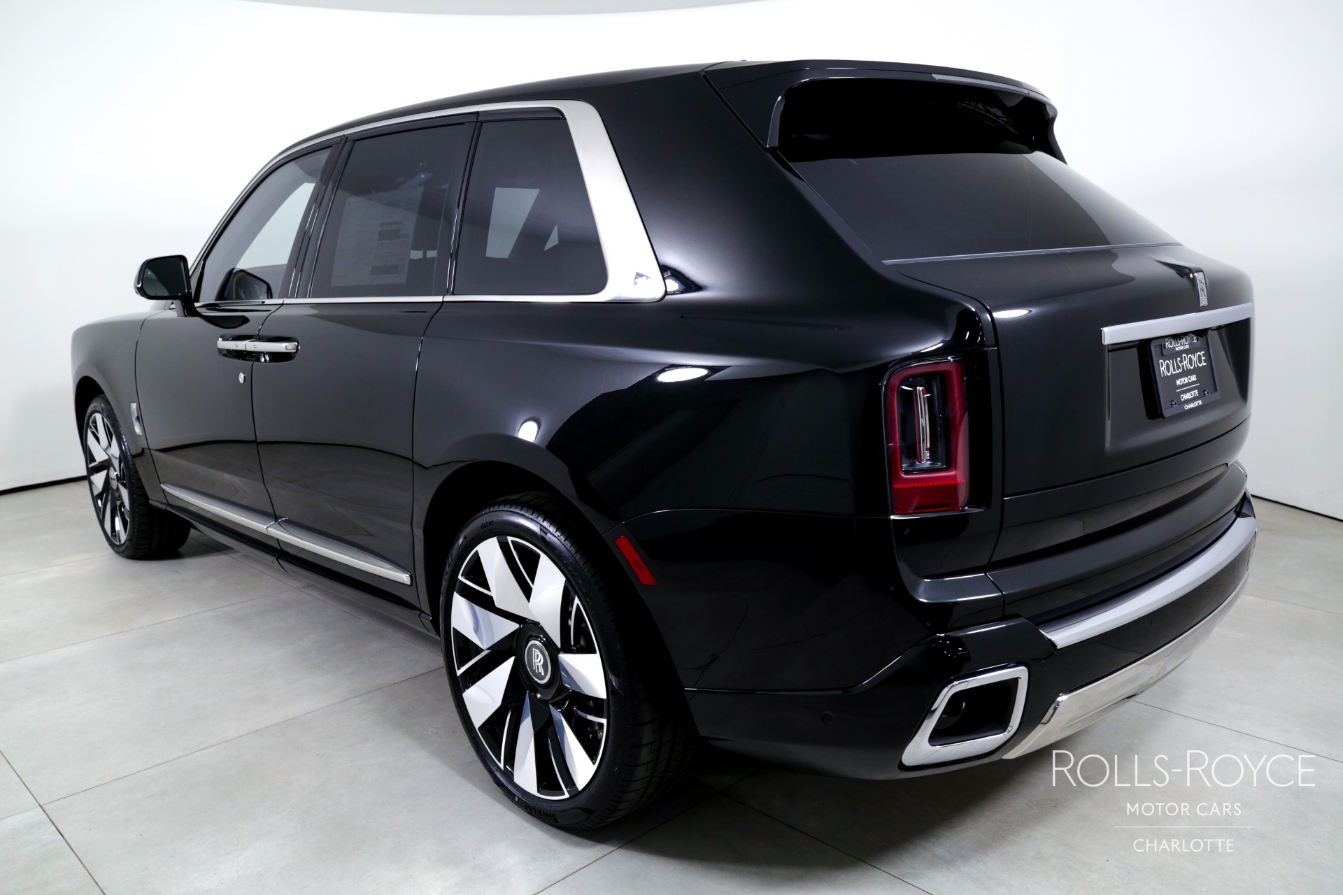 New 2025 Rolls-Royce Cullinan | Charlotte, NC