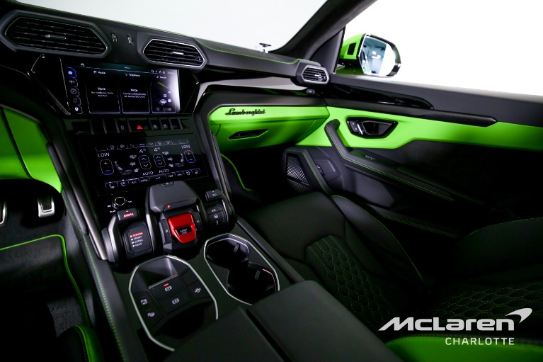 Used-2024-Lamborghini-Urus-S
